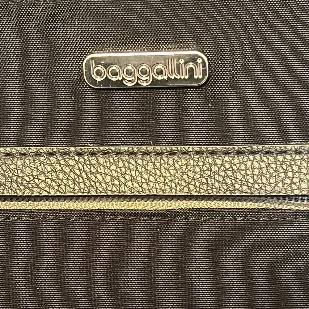 Baggallini Black Crossbody Bag - Picture 3 of 9